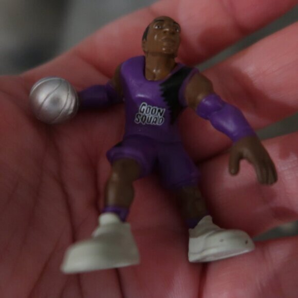 Space Jam Goon Squad Basketball Player Toy 2" Silver Ball Purple Outfit - Picture 2 of 4